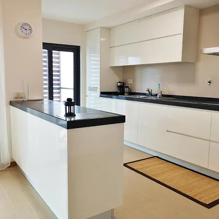 Apartment Rocha Prime 2 Bed Apart, Praia Da Rocha, 2min Walk To The Beach *